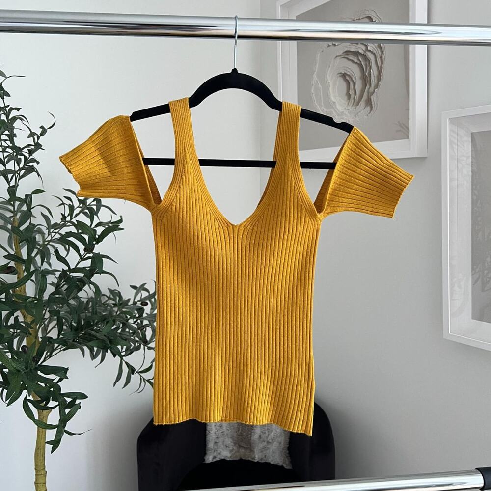 Stunning golden yellow top semi thick